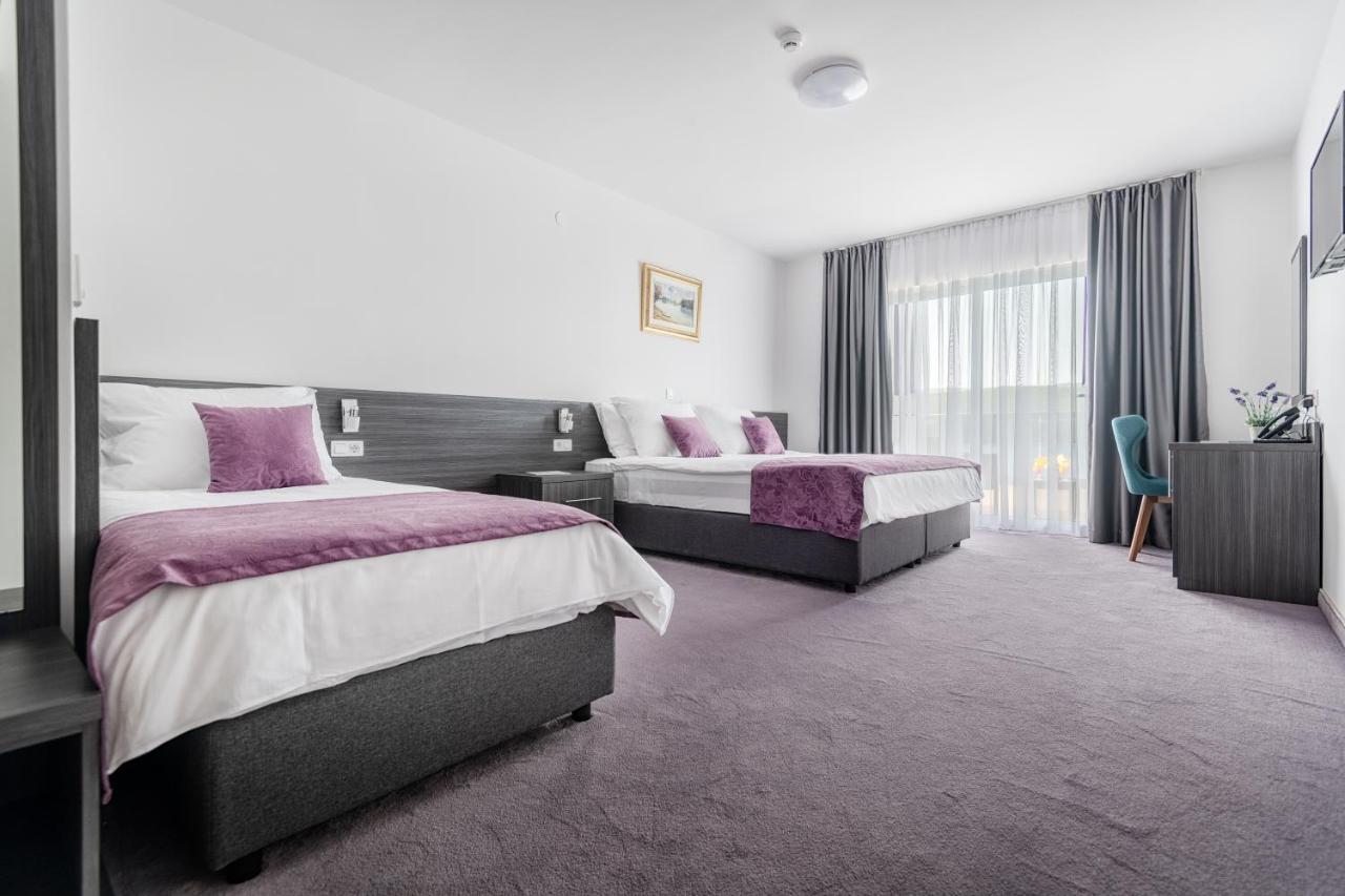Hotel Novum Неум Екстериор снимка